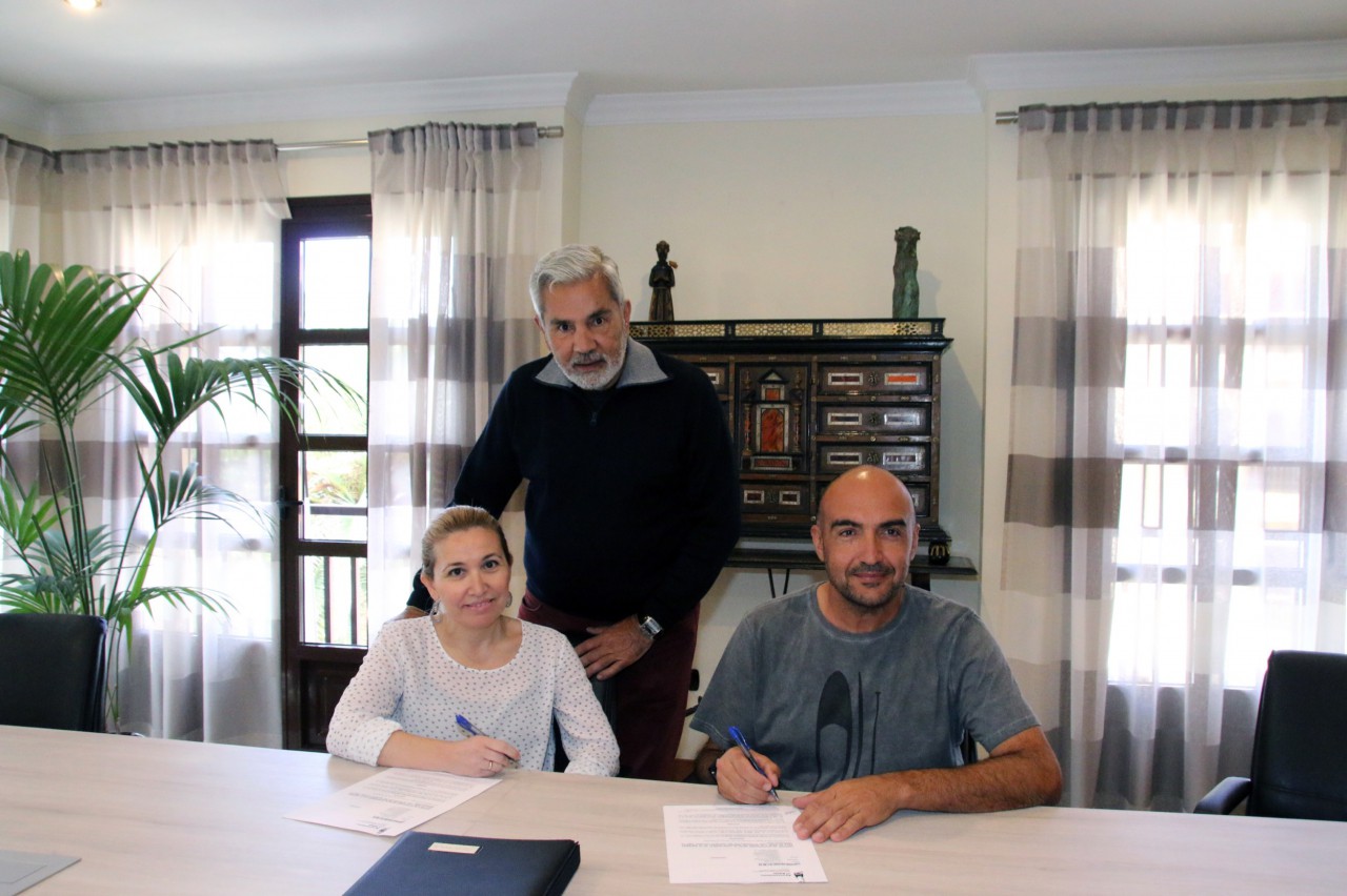 El Ayuntamiento y la Banda del Patronato Musical de la Villa de Adeje renuevan su convenio de colaboración